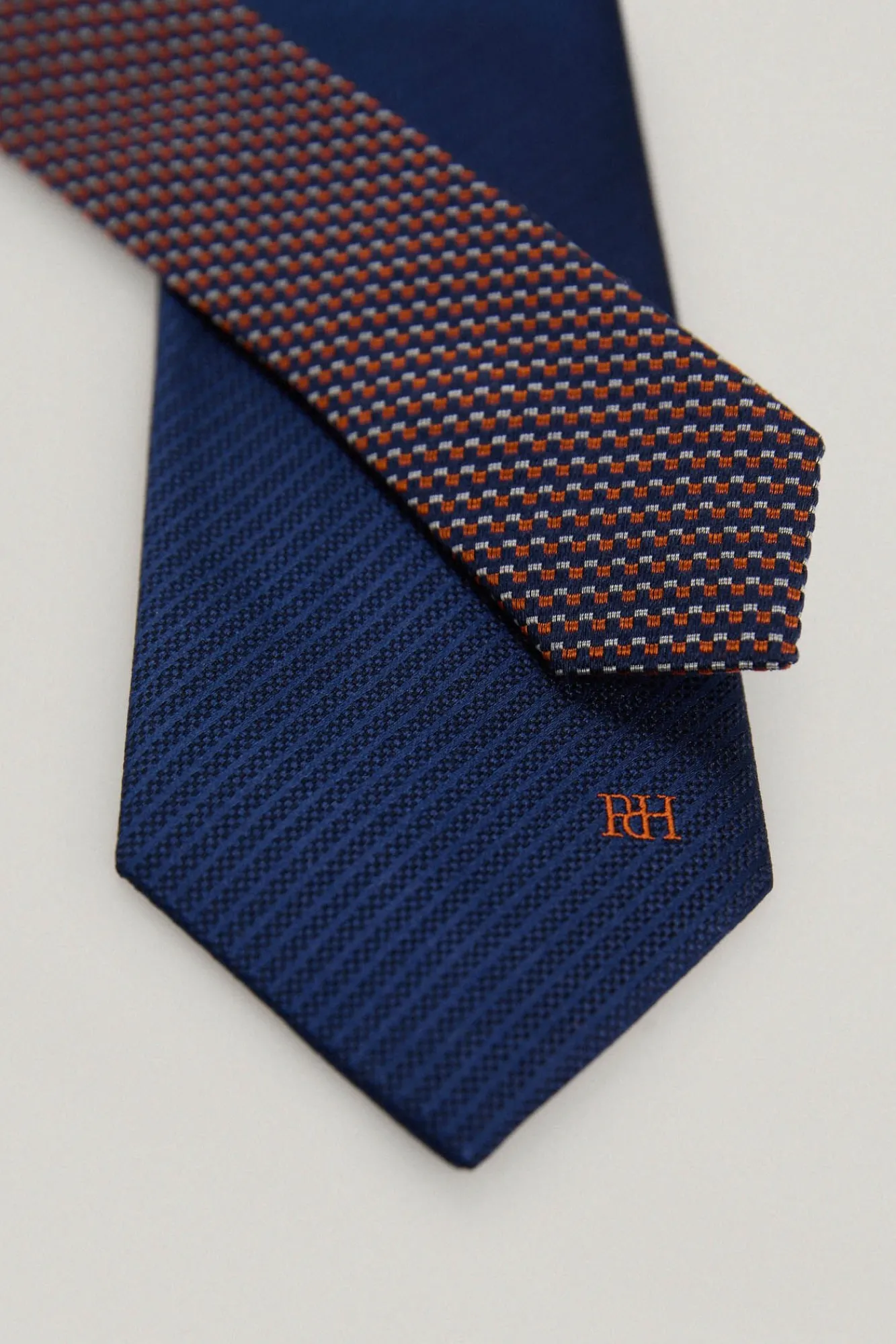 Corbata Seda Lisa^Pedro del Hierro Sale