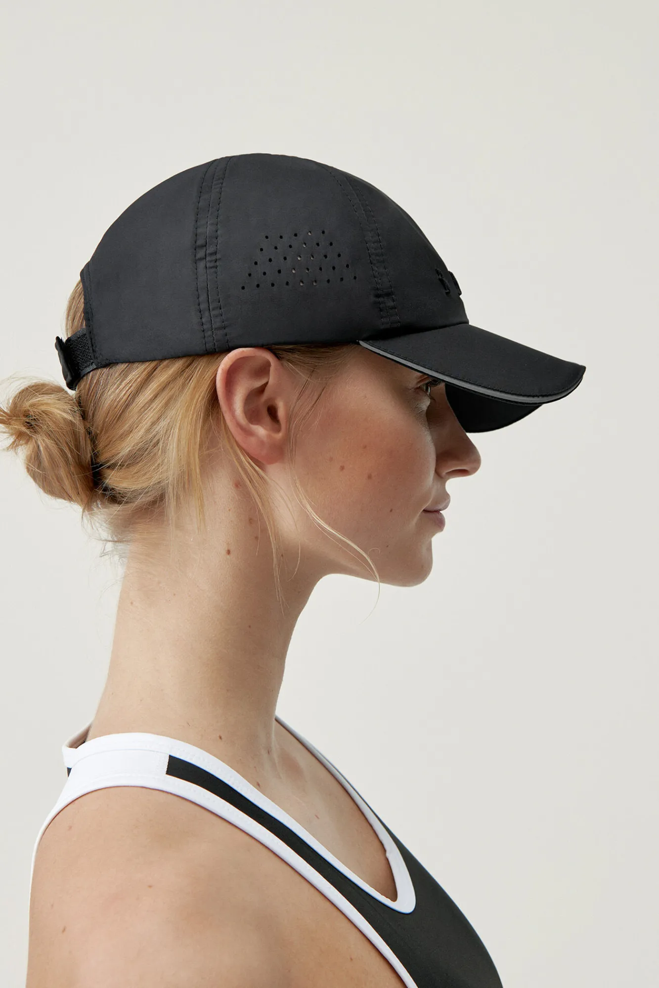 Gorra Deckel Black^Born Living Yoga Clearance