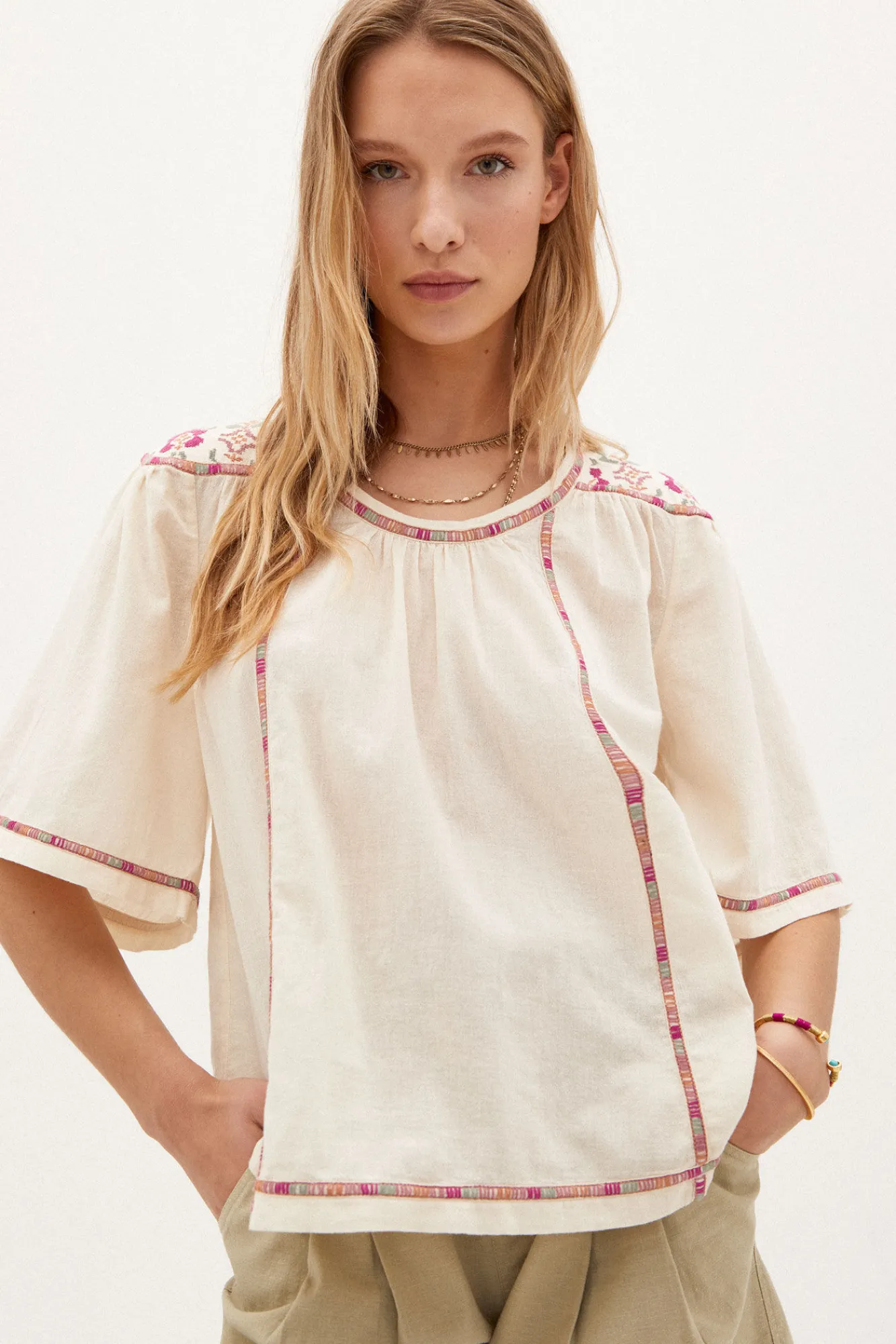 Iselda. Blusa De Algodon Bordada^Hoss Intropia Store