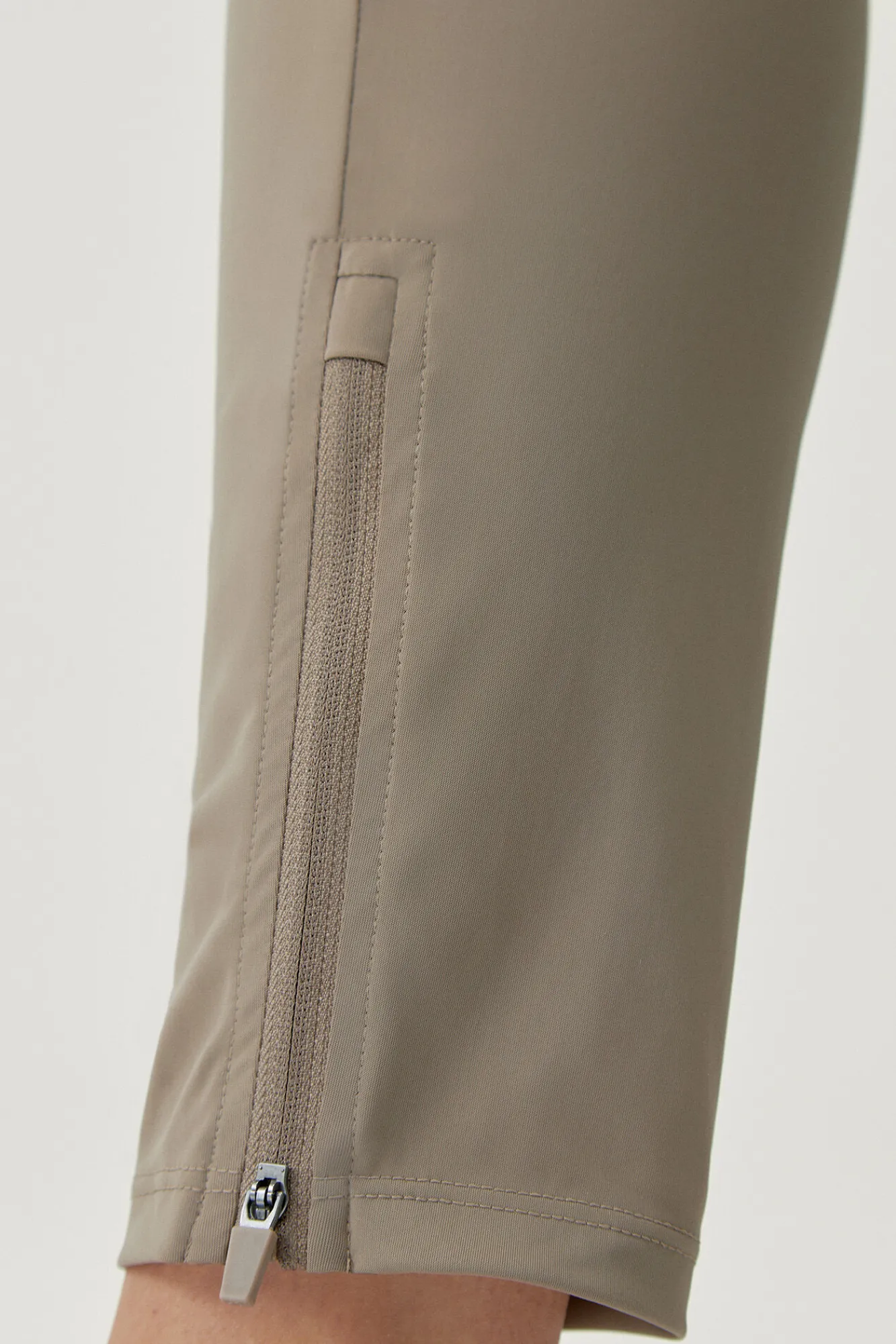 Jogger Airla Fossil^Born Living Yoga Flash Sale