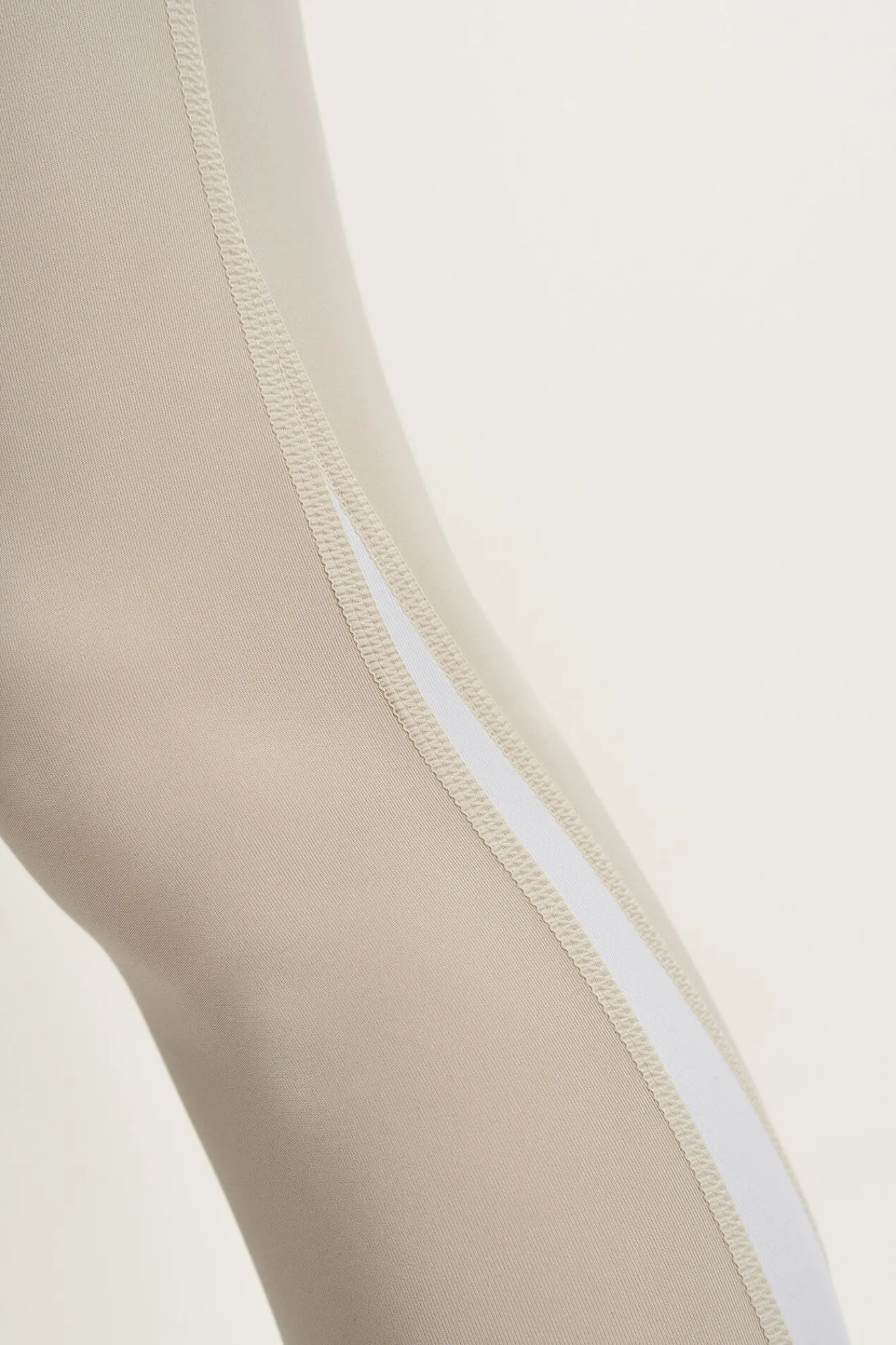 Legging Upala Tapioca / White^Born Living Yoga Hot