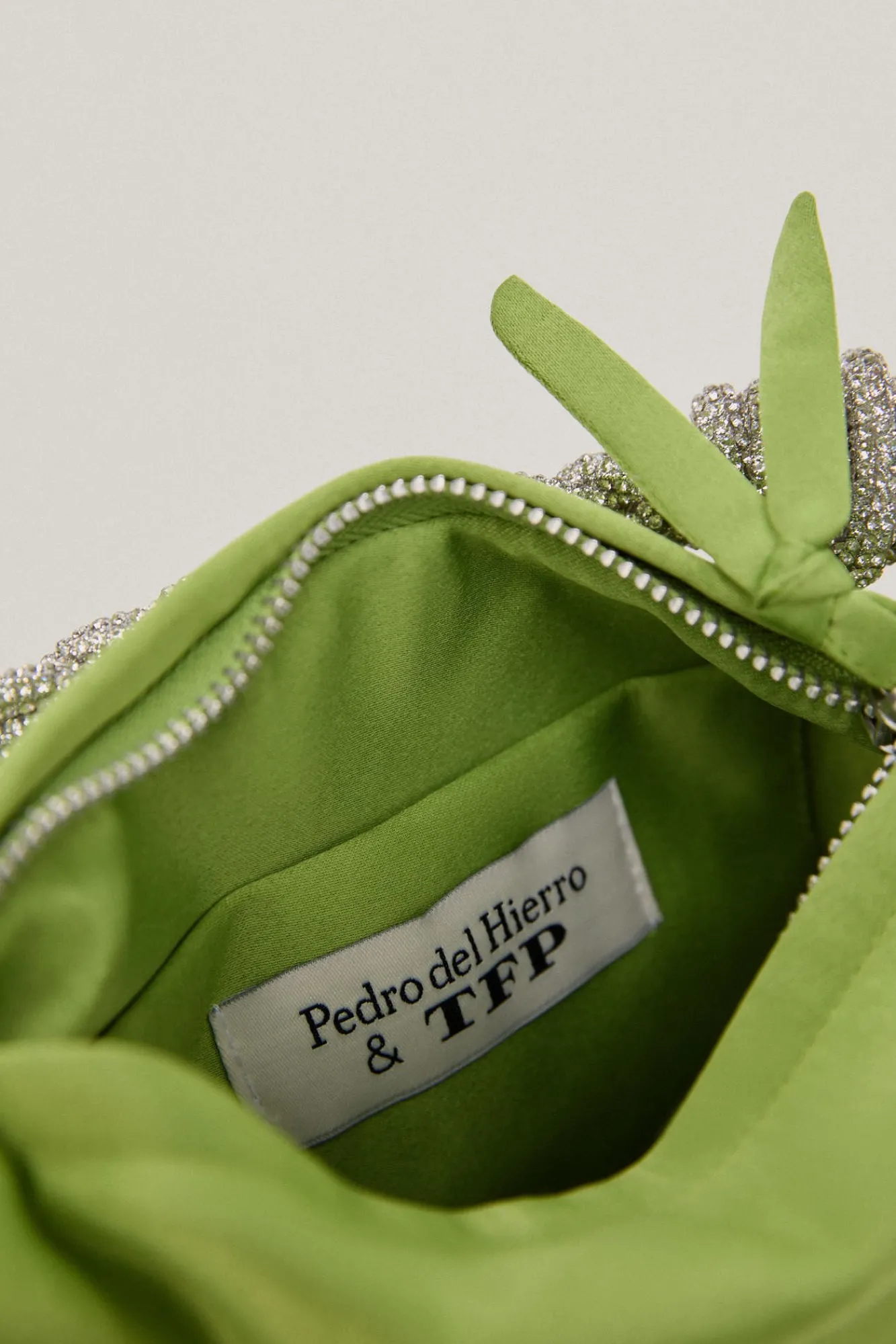Paloma.Mini Bolso Saten Asa Cristales^TFP by Tamara Falco Online