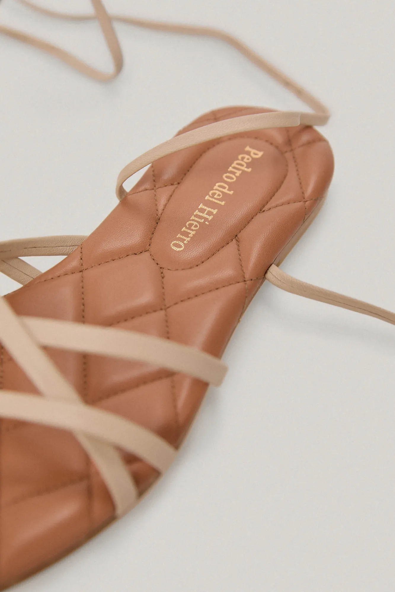 Sandalia Plana De Piel Con Planta Acolchada^Pedro del Hierro Shop