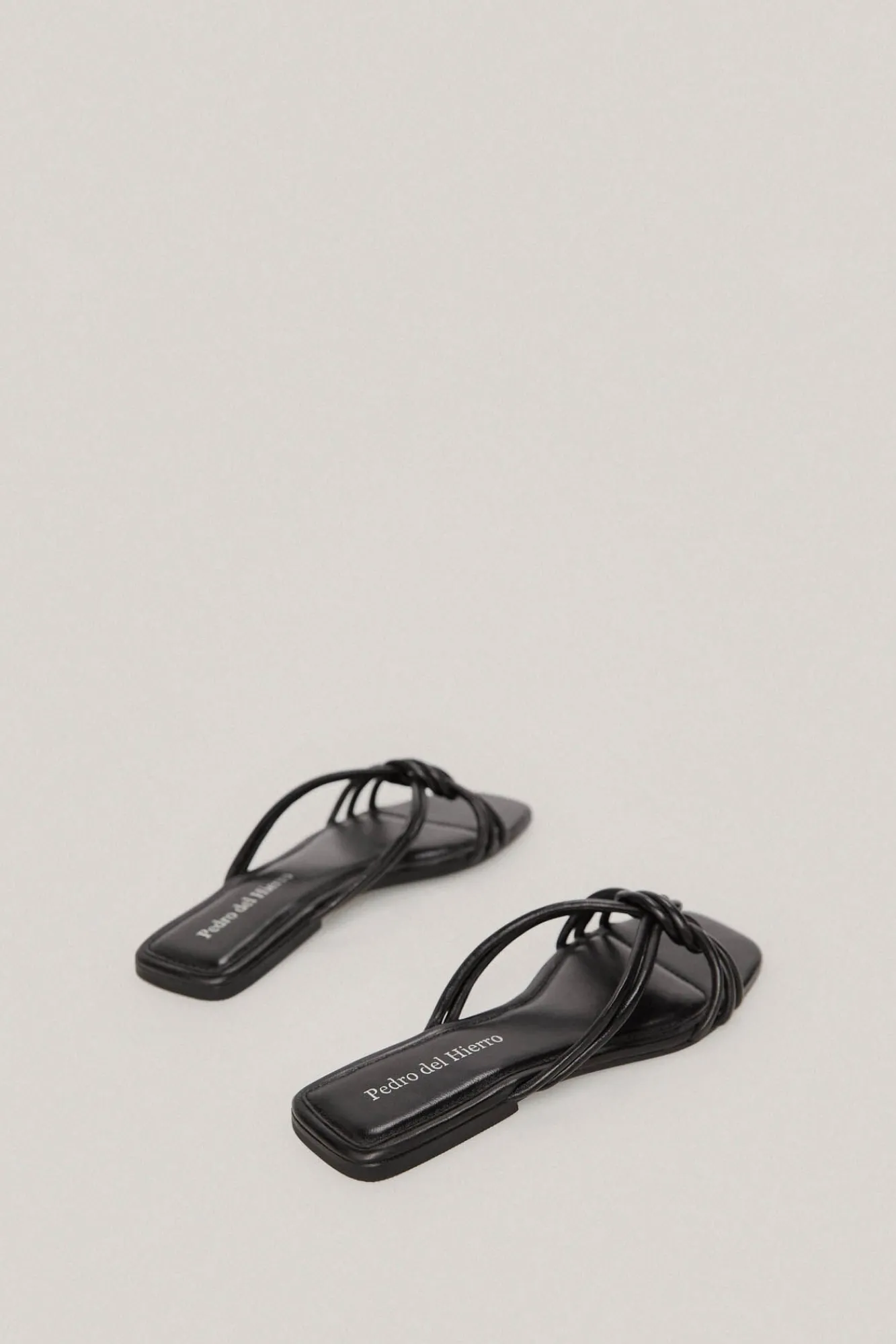 Sandalia Plana De Piel Con Nudo^Pedro del Hierro Hot