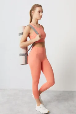 Sujetador Deportivo Cut Out Coral 4D Stretch^Dash and Stars Shop