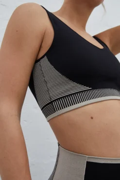 Sujetador Deportivo Negro Seamless Fit^Dash and Stars Store