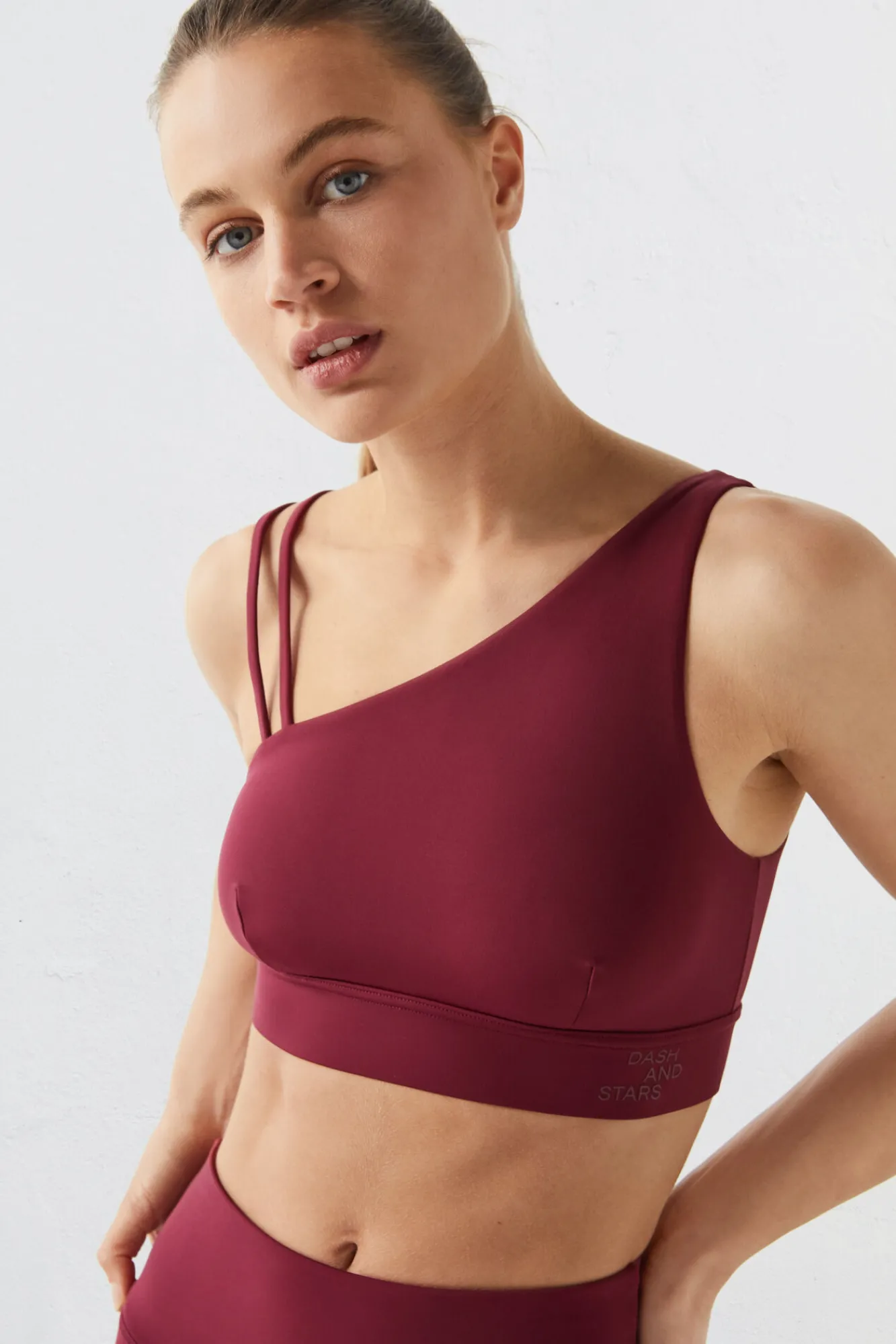 Top Deportivo Asimetrico Granate Collagen Feel^Dash and Stars Flash Sale