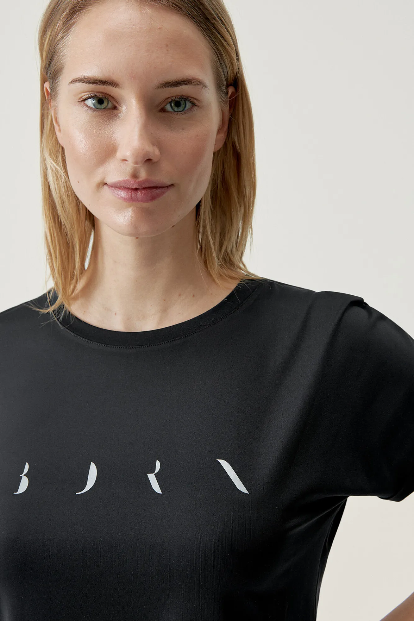 T-Shirt Azami Black^Born Living Yoga Best